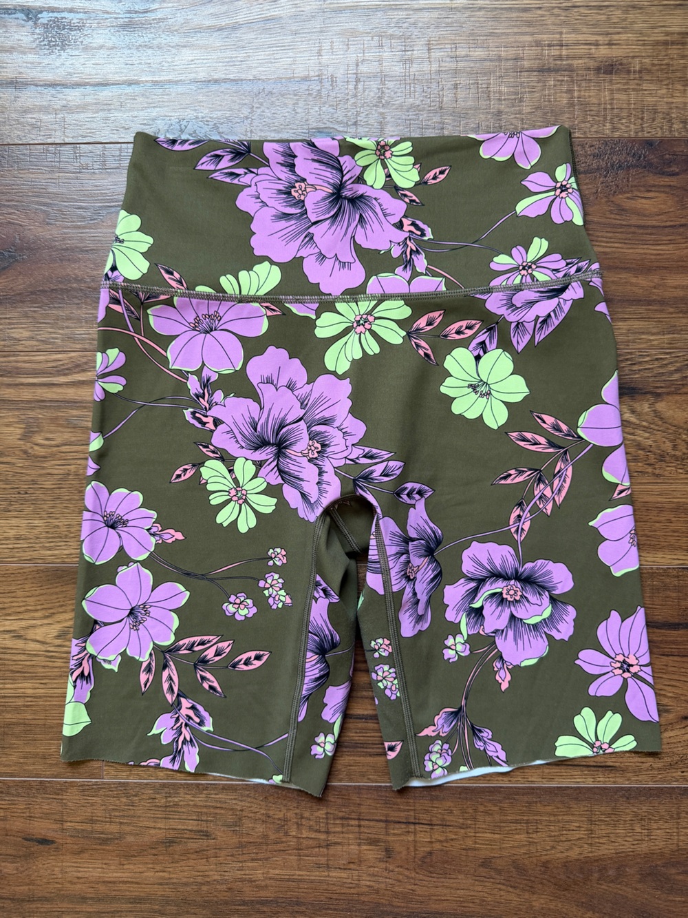 OFFLINE By Aerie Goals High Rise 9” Bike Shorts Tropical Floral Print Size Large